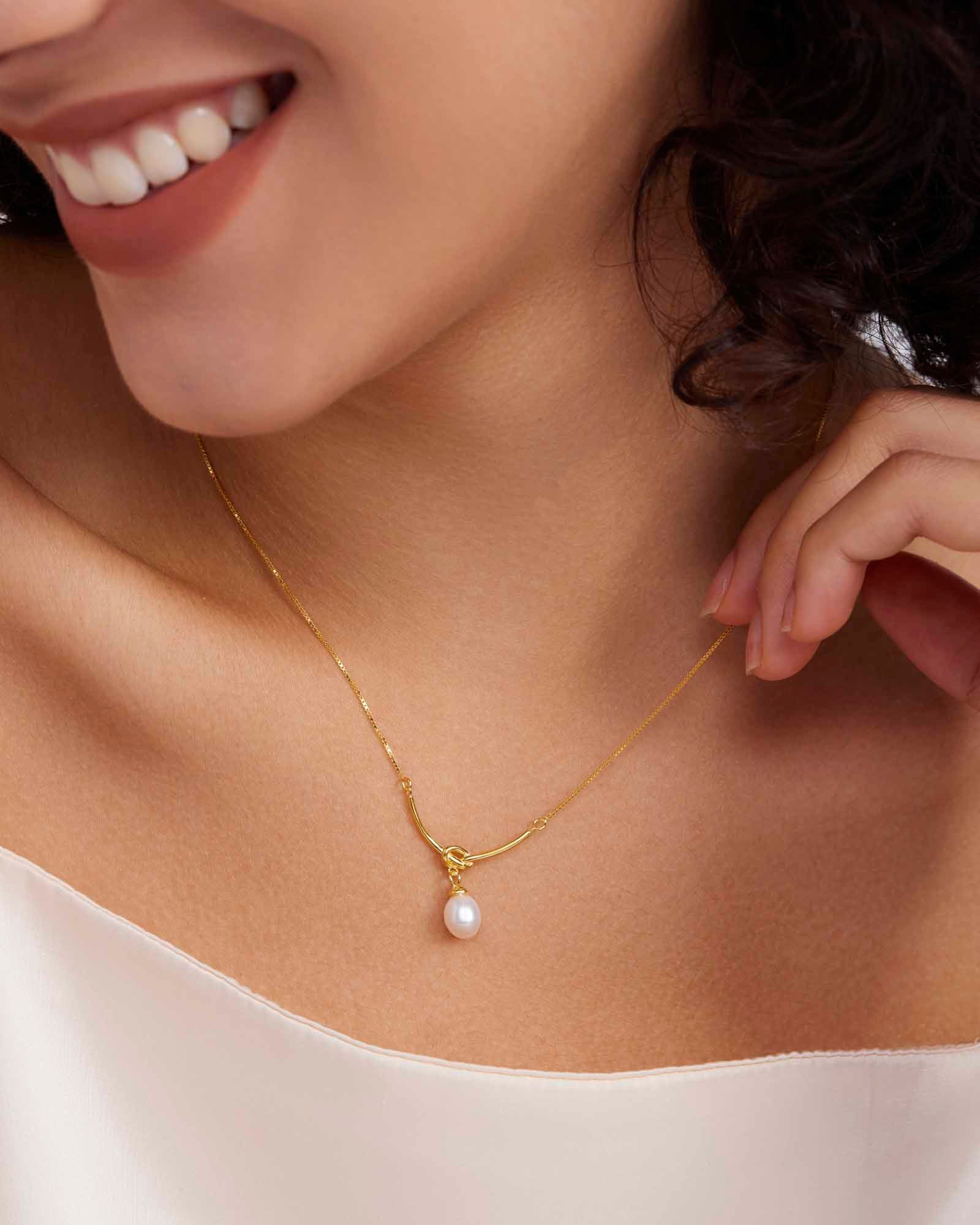 Gold Pearl Pendant Necklace - Miwanna