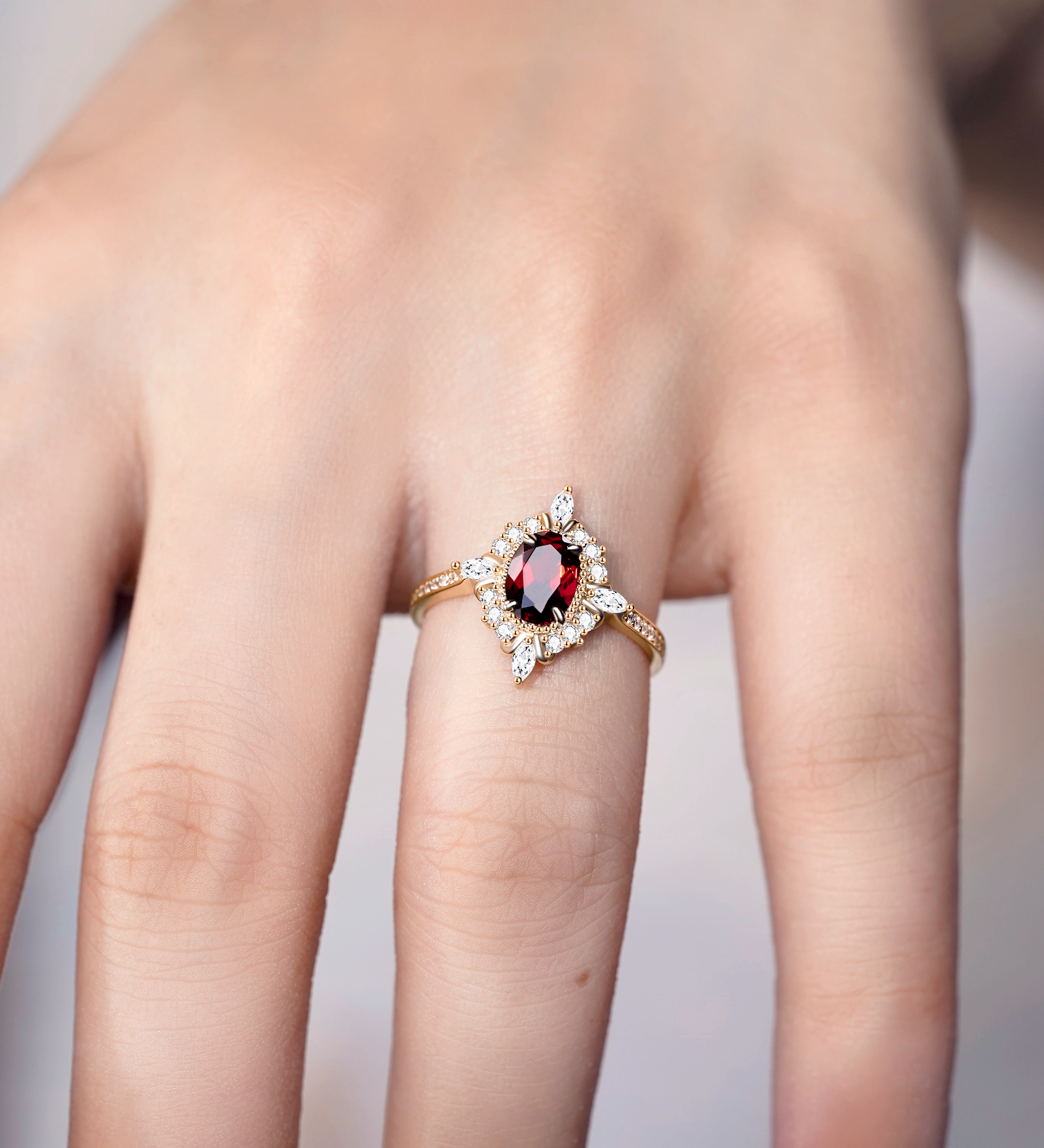 Garnet Ring Vintage - Miwanna