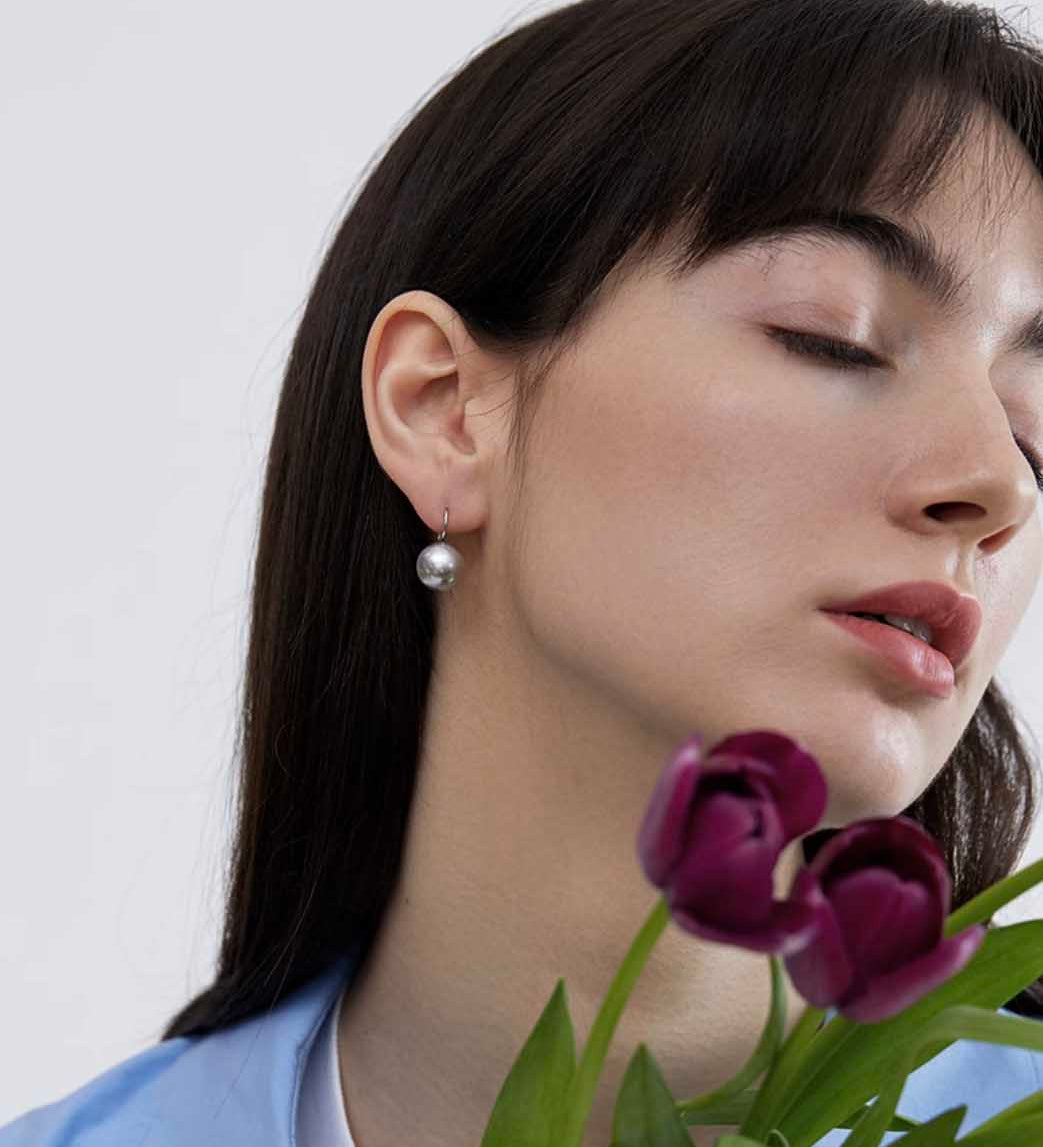 Gray Pearl Earrings In Silver