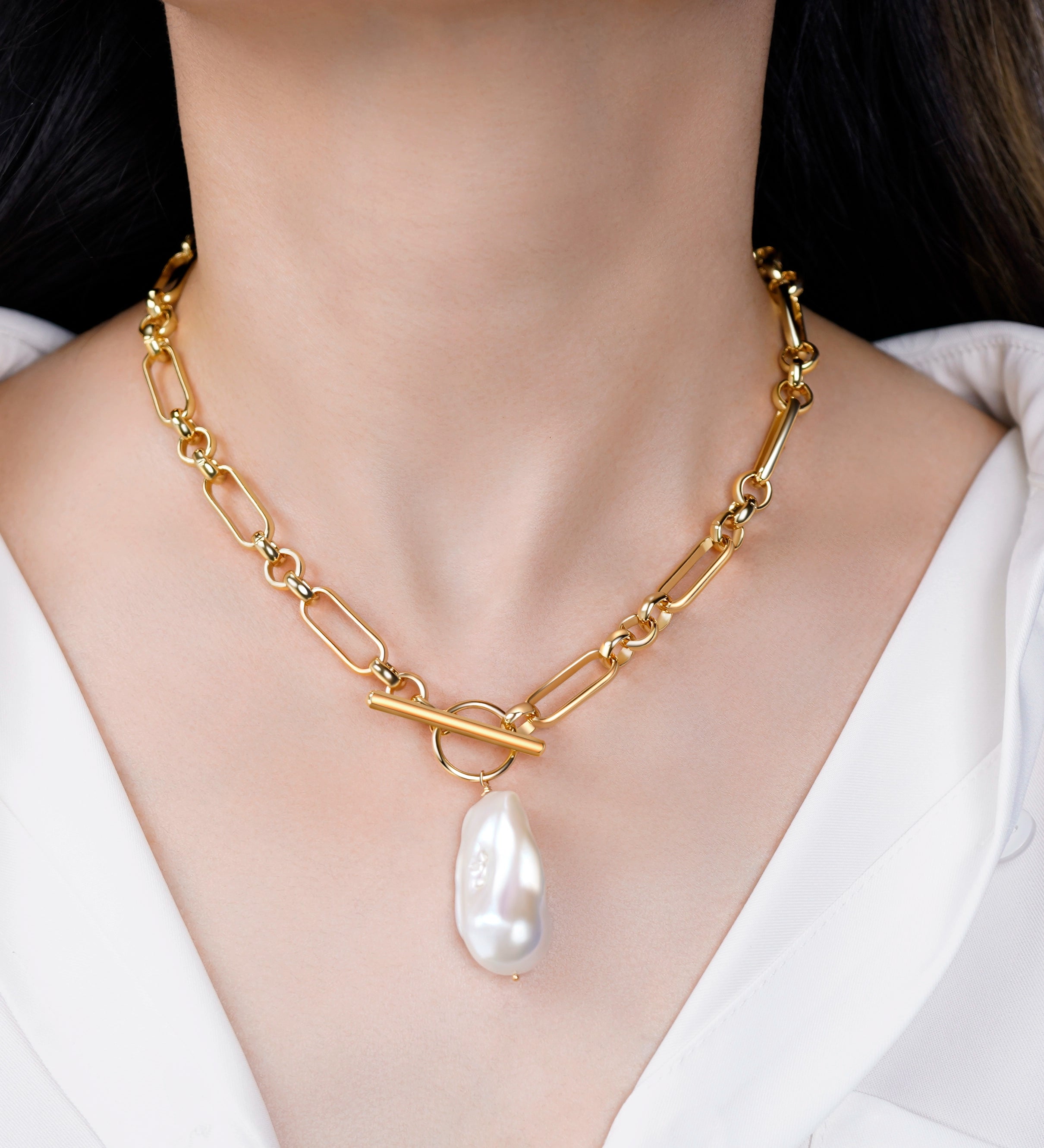 Baroque Pearl Pendant Figaro Chain Necklace - Miwanna